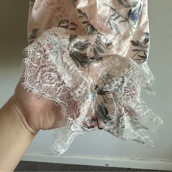 3/$20⚡️ Pink Floral Lace Trim Romper One Piece Teddy Lingerie Open Back Shein - Picture 4 of 12